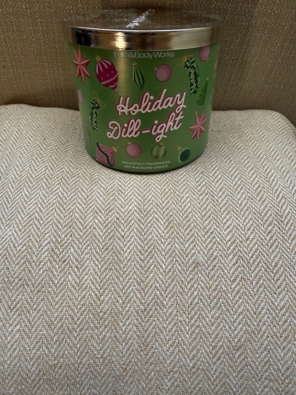 Bath & Body Works Green Holiday Dill-light Candle